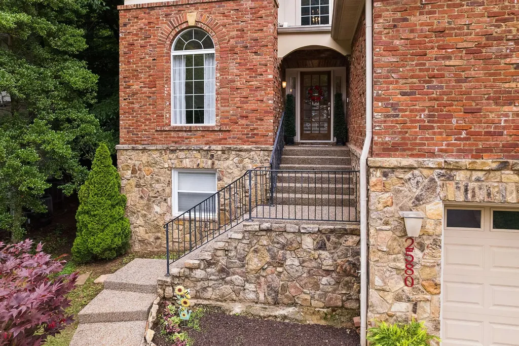 2580 Devon Valley Drive Nashville TN 37221