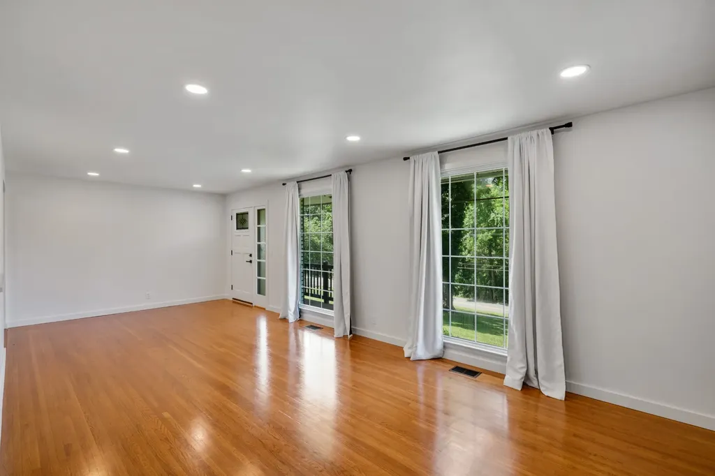 742 Currey Road Nashville TN 37217