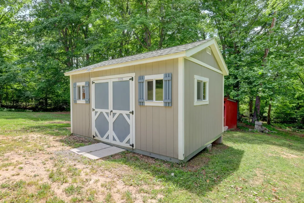 245 Gip Manning Road Clarksville TN 37042