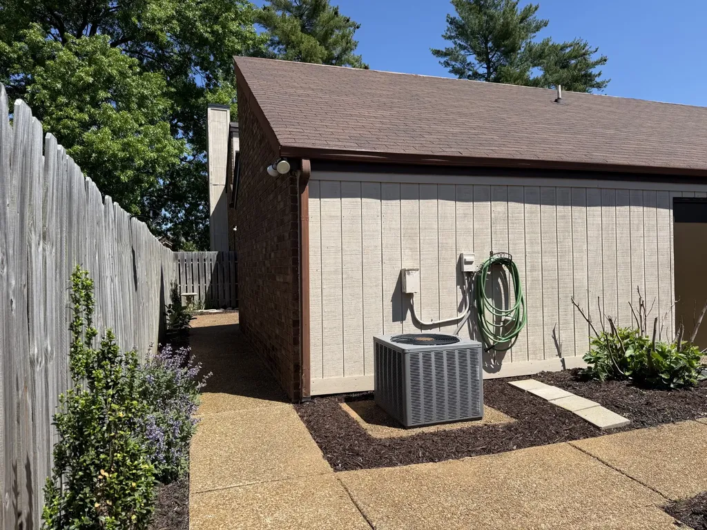 916 Old Fountain Place Hermitage TN 37076