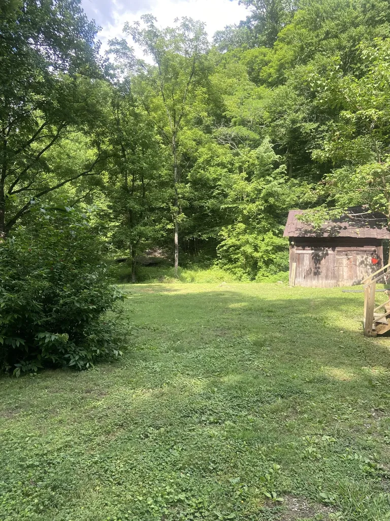 2750 Lyle Hollow Road Palmyra TN 37142