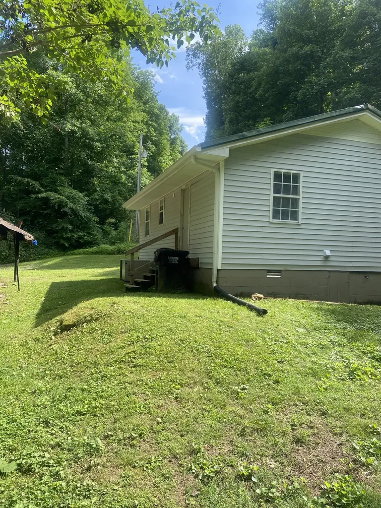 2750 Lyle Hollow Road Palmyra TN 37142