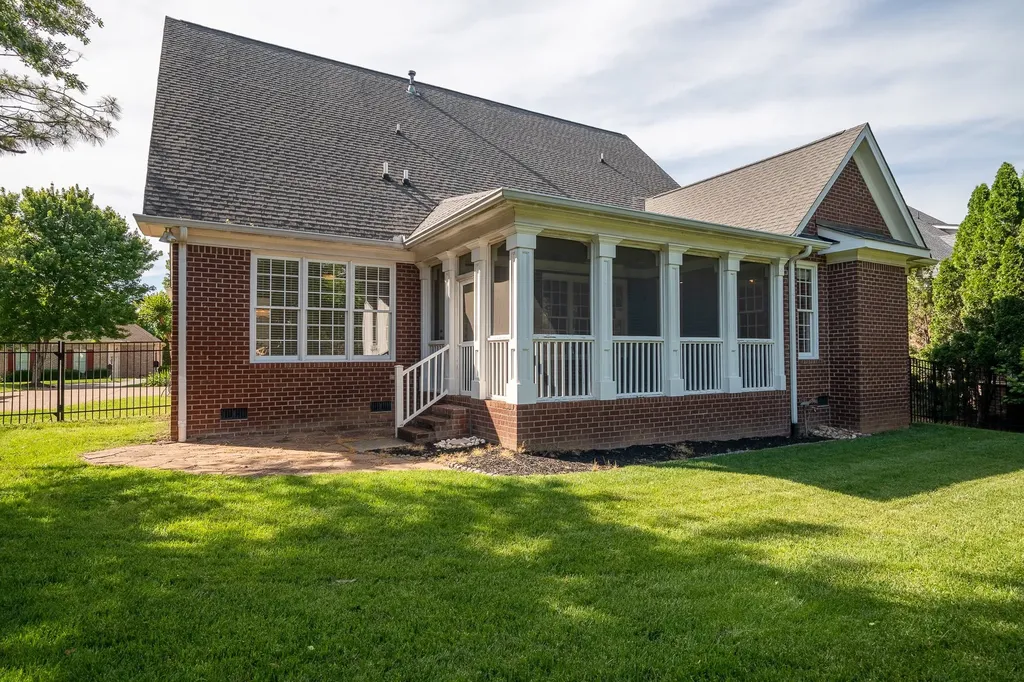 668 Springlake Drive Franklin TN 37064