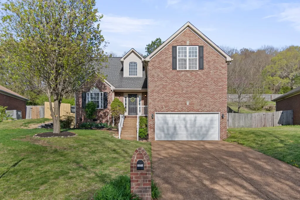 7825 Farmington Place Nashville TN 37221