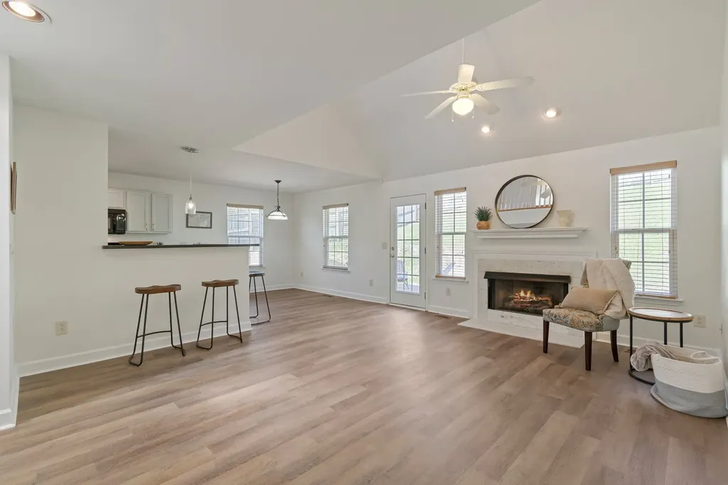 7825 Farmington Place Nashville TN 37221