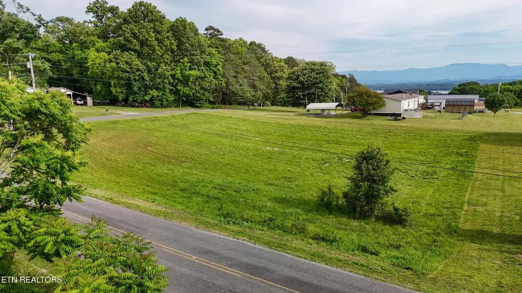 2 Wells Spring Road Dandridge TN 37725