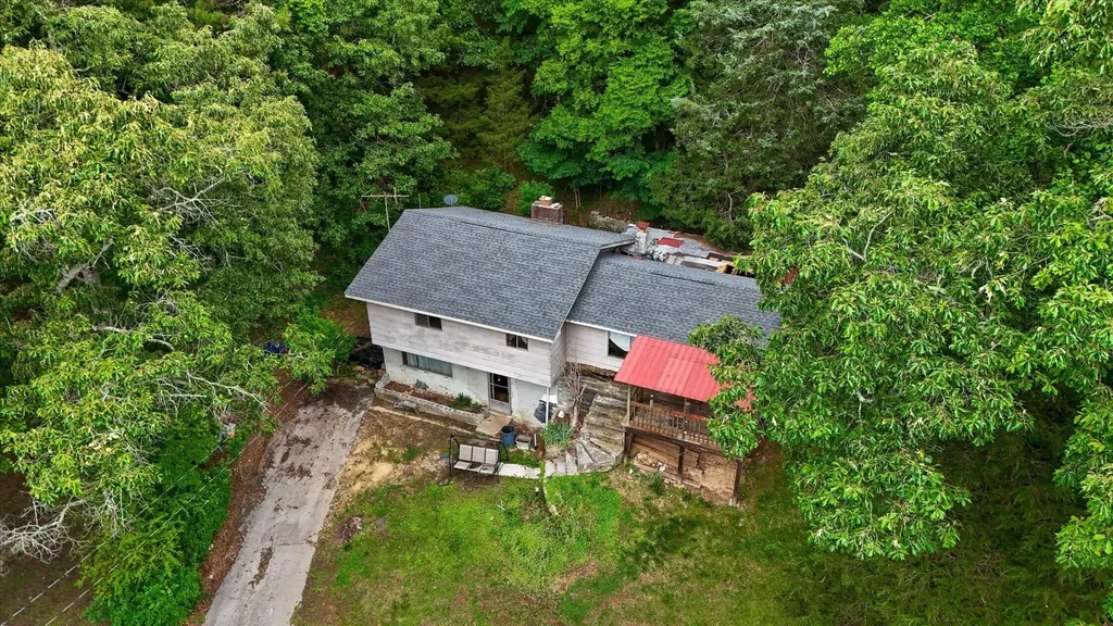 16211 Lakewood Drive Sale Creek TN 37373