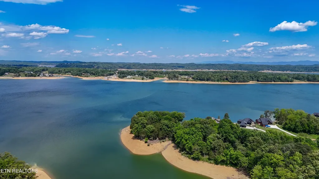 123 Ridge Point Trail Dandridge TN 37725