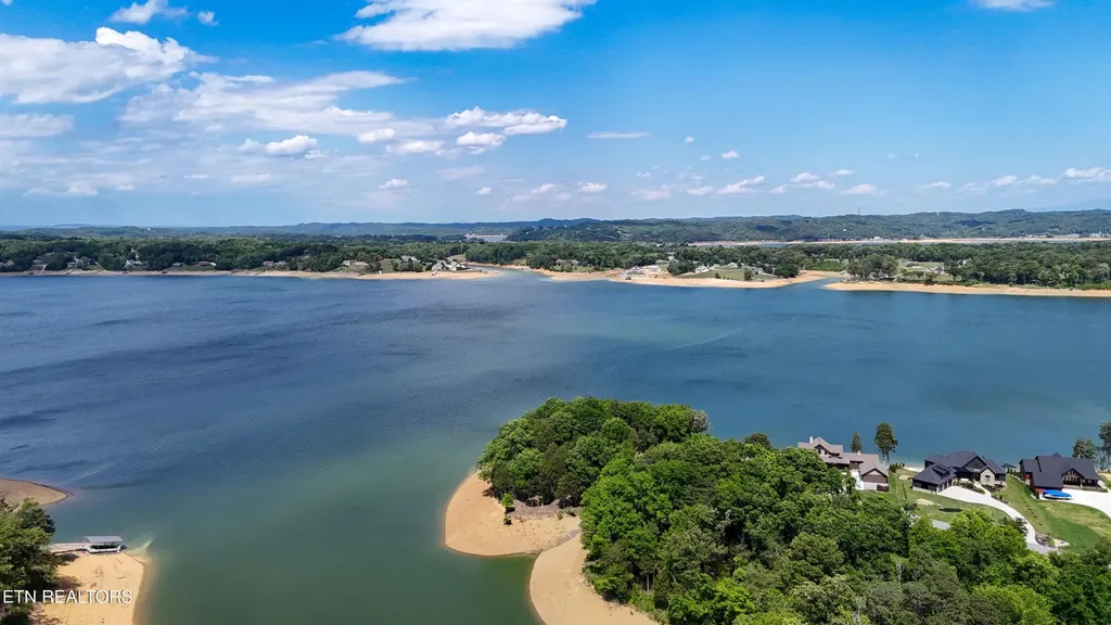 123 Ridge Point Trail Dandridge TN 37725