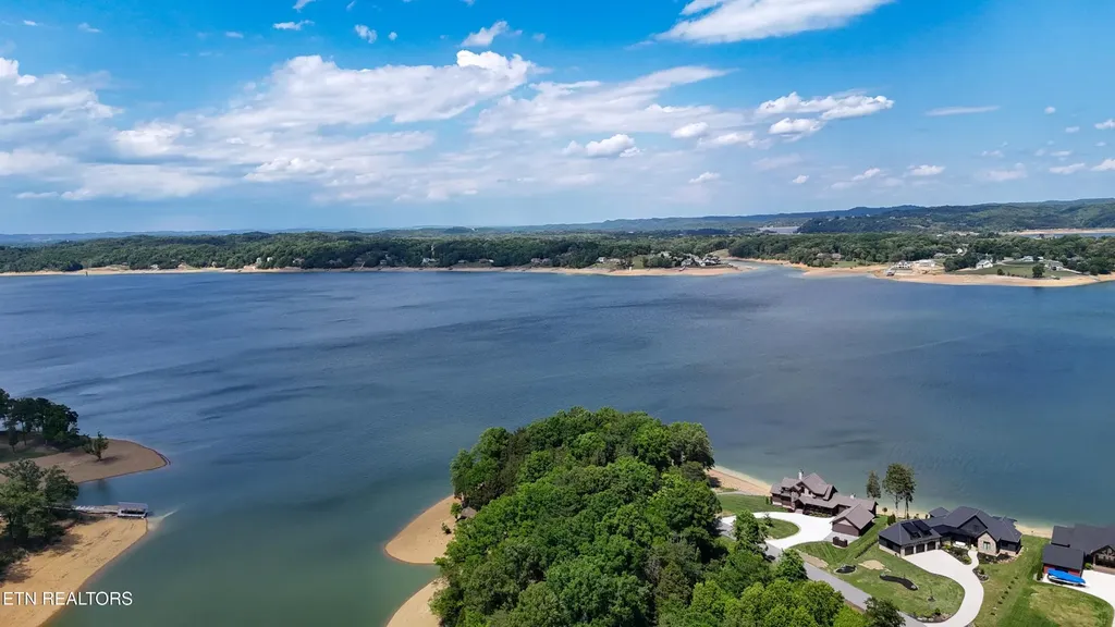 123 Ridge Point Trail Dandridge TN 37725