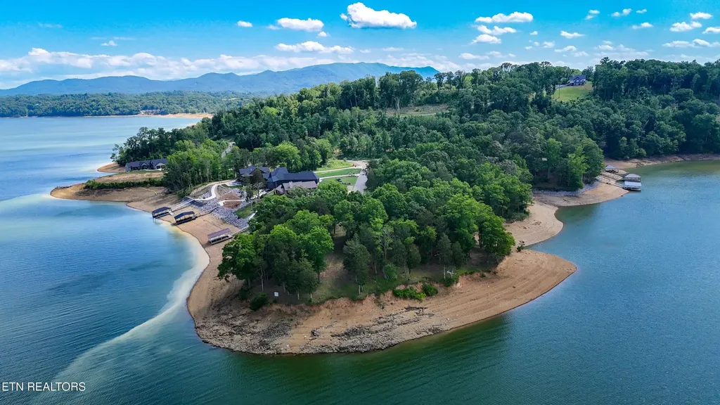 123 Ridge Point Trail Dandridge TN 37725