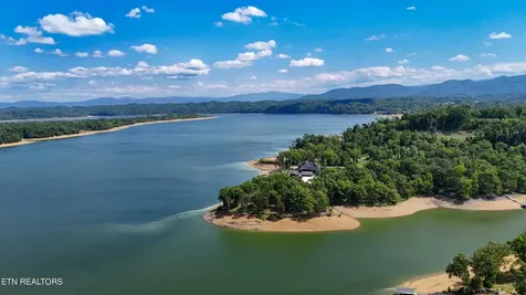 123 Ridge Point Trail Dandridge TN 37725