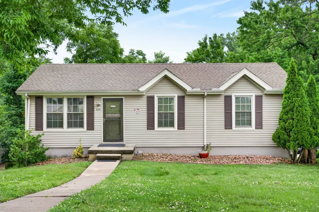 235 Savely Drive Hendersonville TN 37075