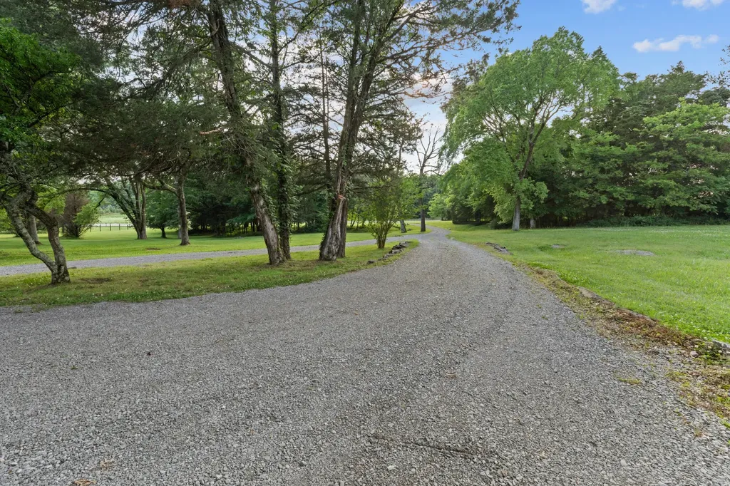 1267 Walnut Hill Road Lebanon TN 37090