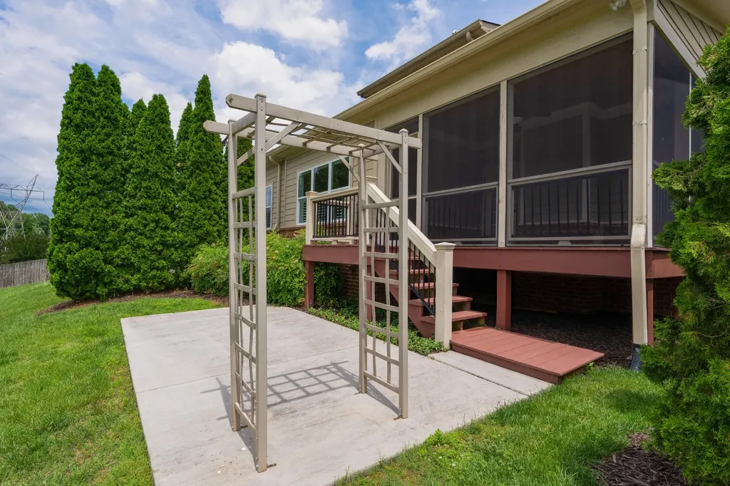 1151 Saddlebrook Drive Chattanooga TN 37405