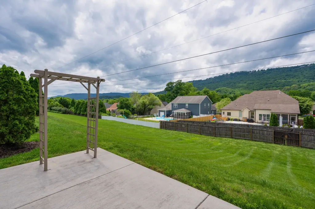 1151 Saddlebrook Drive Chattanooga TN 37405