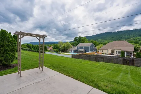 1151 Saddlebrook Drive Chattanooga TN 37405