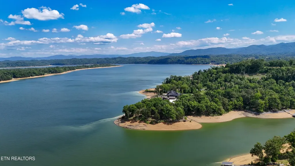 122 Ridge Point Trail Dandridge TN 37725
