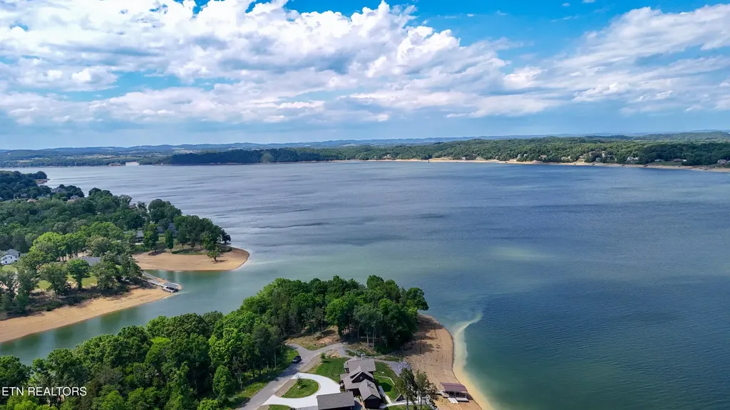 122 Ridge Point Trail Dandridge TN 37725