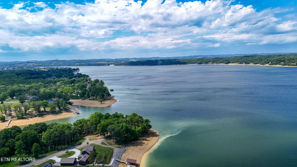 122 Ridge Point Trail Dandridge TN 37725