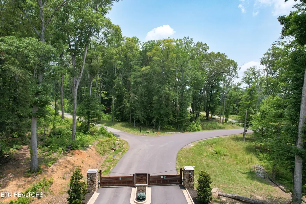 122 Ridge Point Trail Dandridge TN 37725