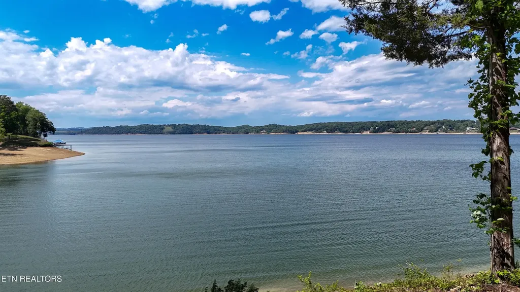 122 Ridge Point Trail Dandridge TN 37725