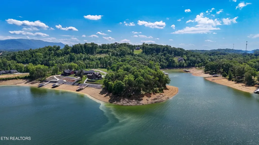 122 Ridge Point Trail Dandridge TN 37725