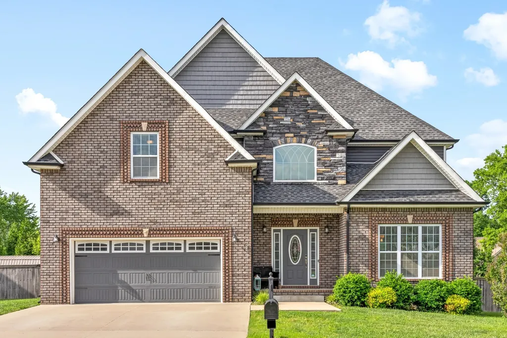 2831 Chatfield Drive Clarksville TN 37043