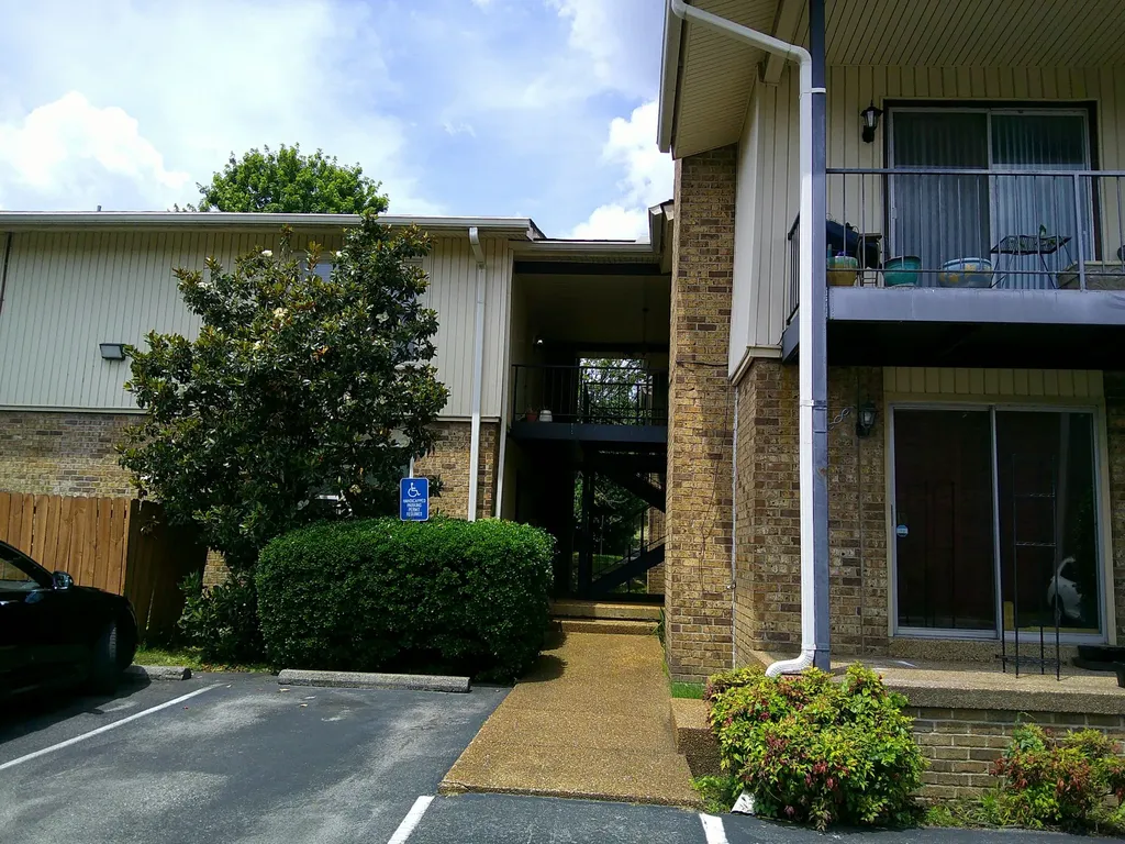 2116 Hobbs Road Nashville TN 37215