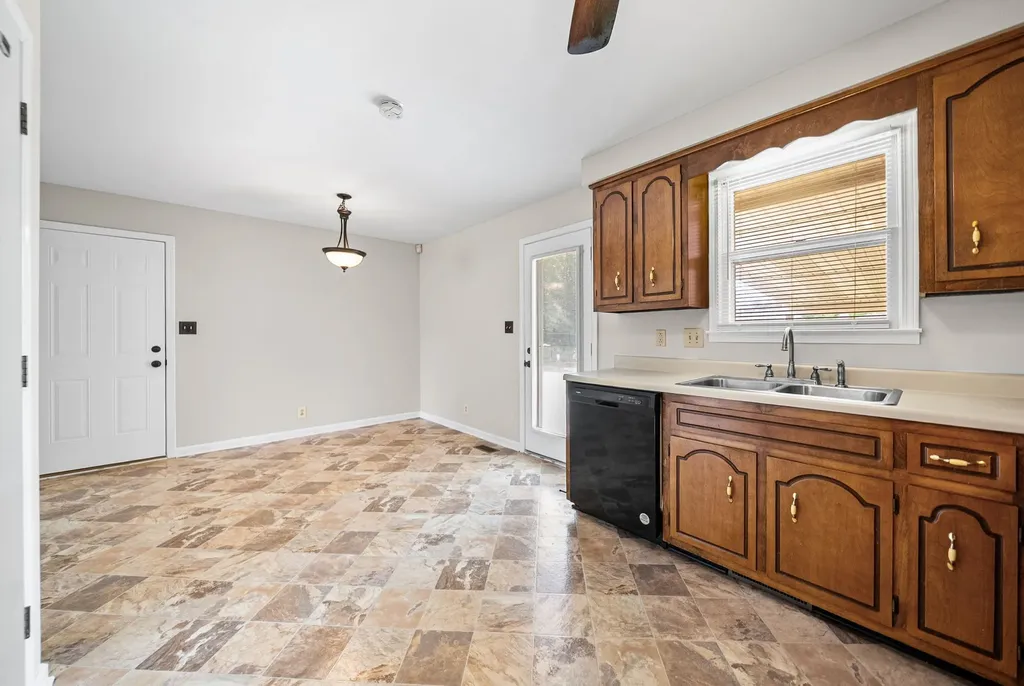 438 Kelsey Drive Clarksville TN 37042