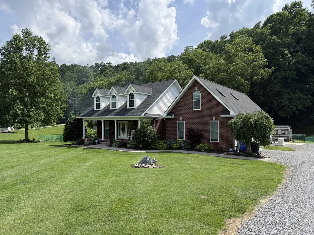 454 Campbell Hollow Road Bethpage TN 37022