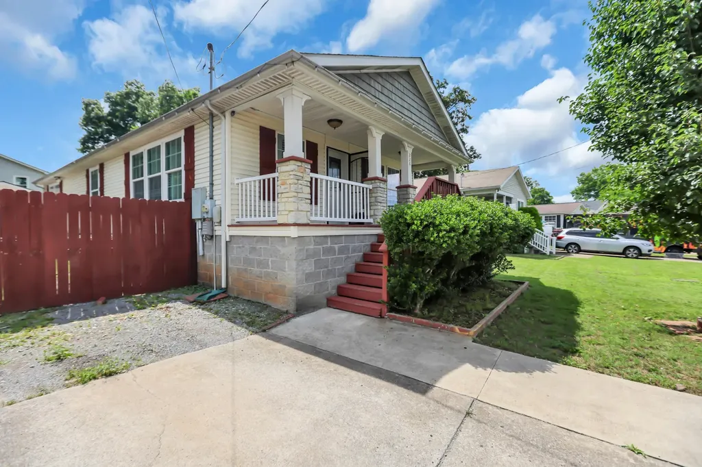 228 Oceanfront Cir, S Antioch TN 37013