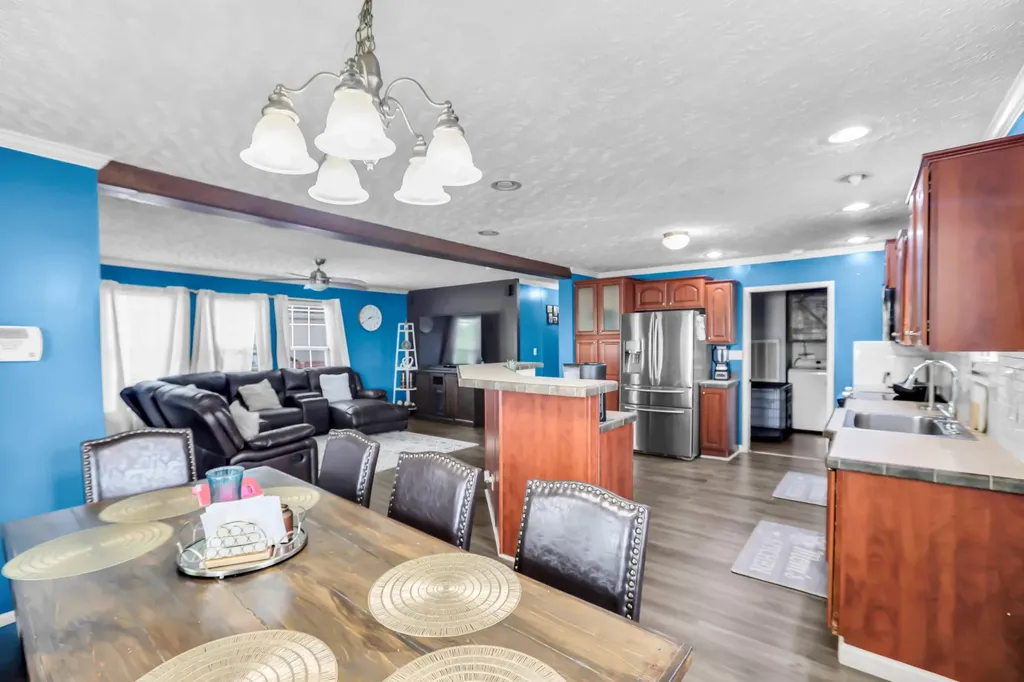 228 Oceanfront Cir, S Antioch TN 37013