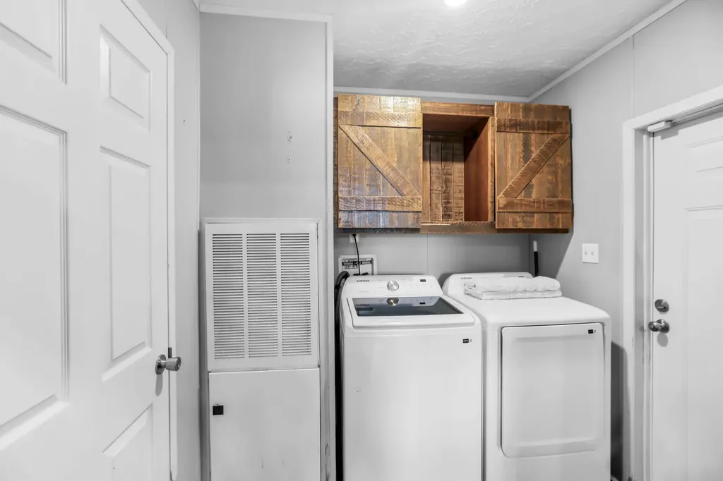 228 Oceanfront Cir, S Antioch TN 37013