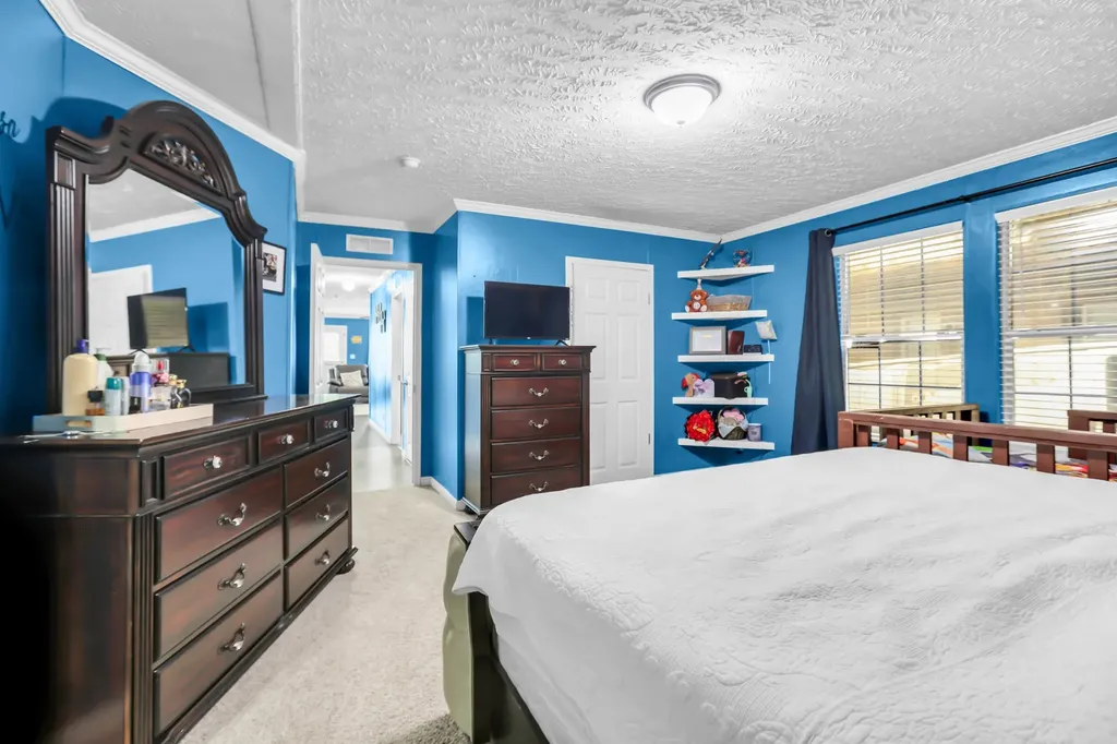 228 Oceanfront Cir, S Antioch TN 37013