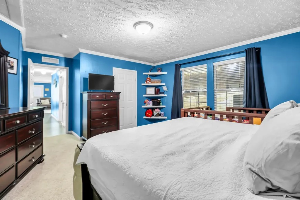 228 Oceanfront Cir, S Antioch TN 37013