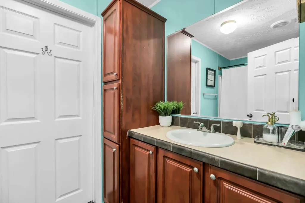 228 Oceanfront Cir, S Antioch TN 37013