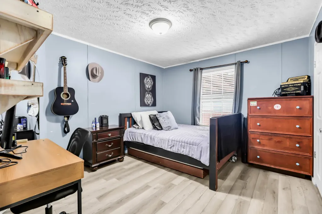 228 Oceanfront Cir, S Antioch TN 37013