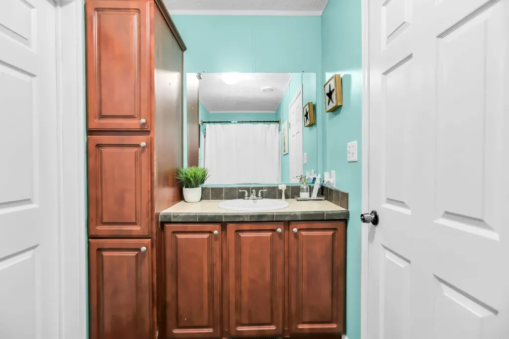 228 Oceanfront Cir, S Antioch TN 37013
