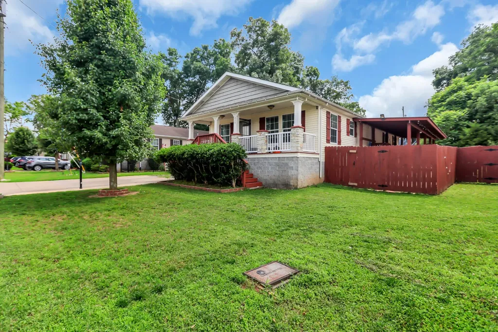 228 Oceanfront Cir, S Antioch TN 37013