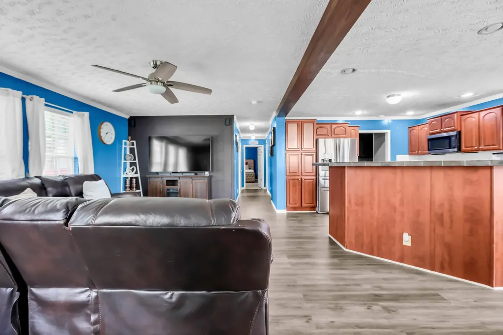 228 Oceanfront Cir, S Antioch TN 37013