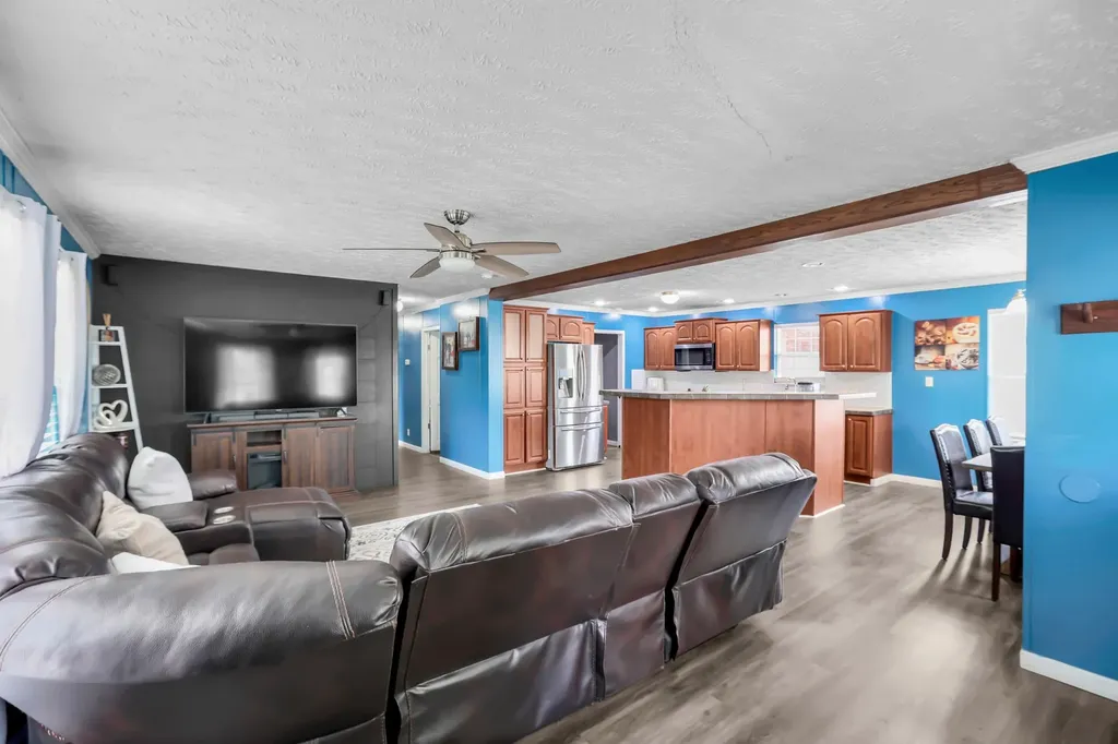 228 Oceanfront Cir, S Antioch TN 37013