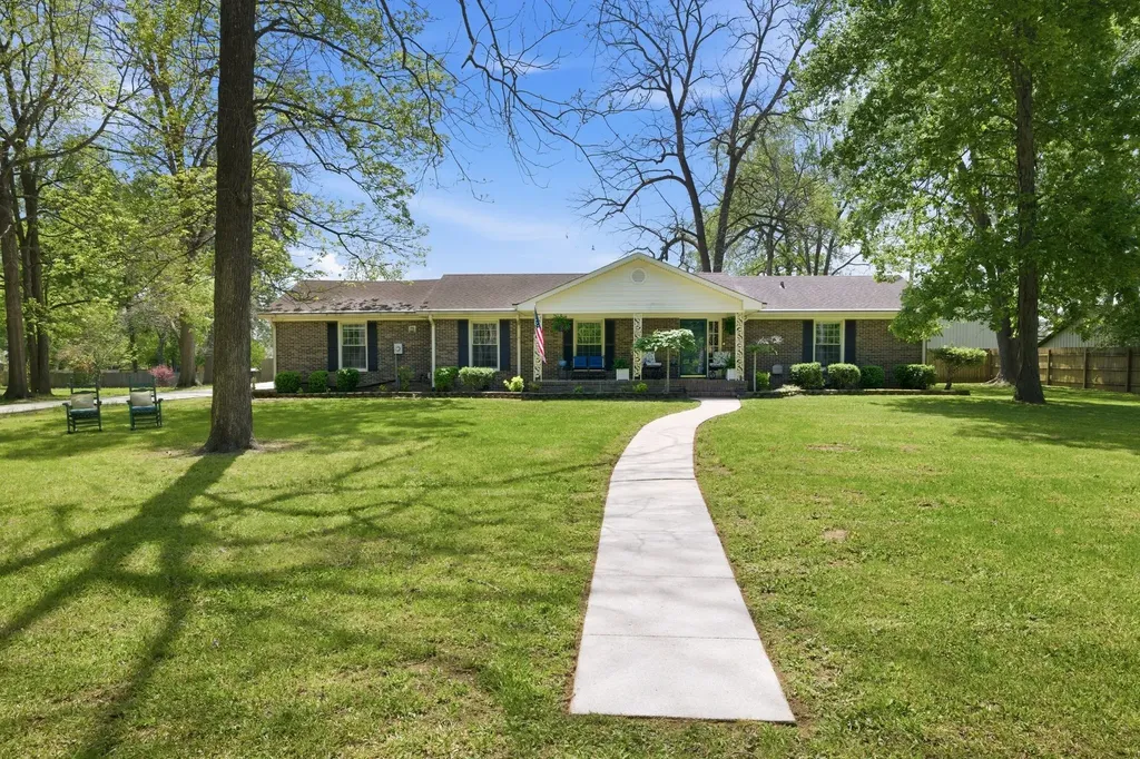 100 April Lane Shelbyville TN 37160