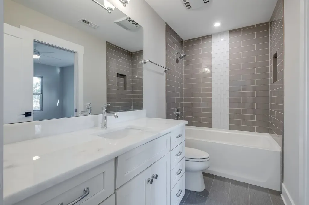 1104B 33rd Ave, N Nashville TN 37209