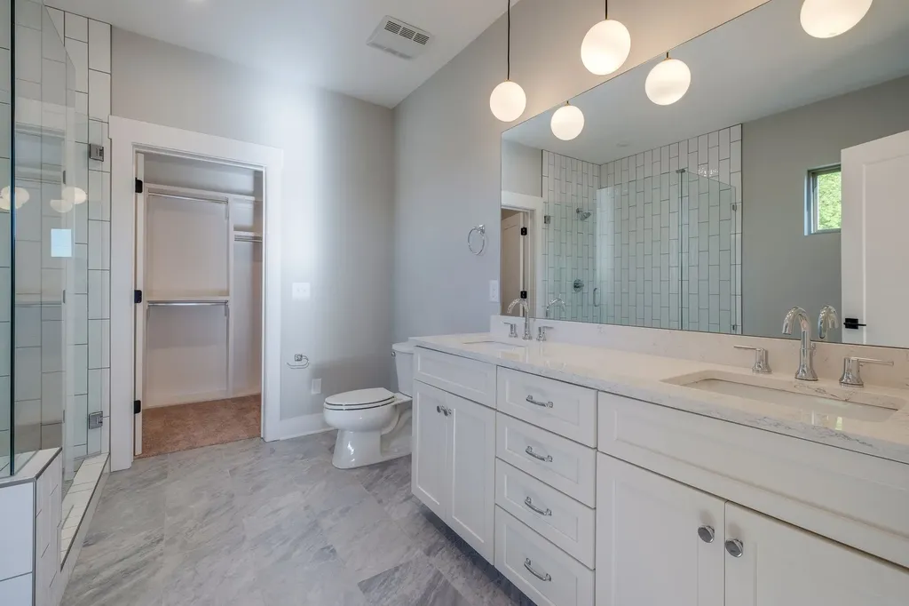 1104B 33rd Ave, N Nashville TN 37209