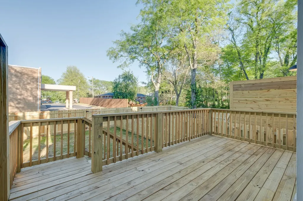 1104B 33rd Ave, N Nashville TN 37209