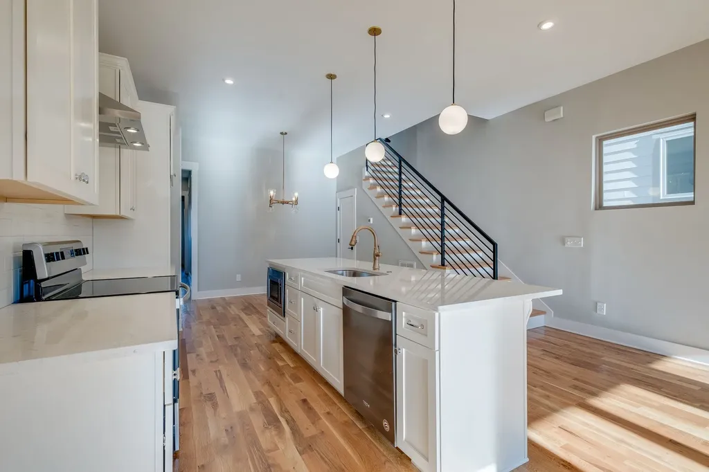 1104B 33rd Ave, N Nashville TN 37209