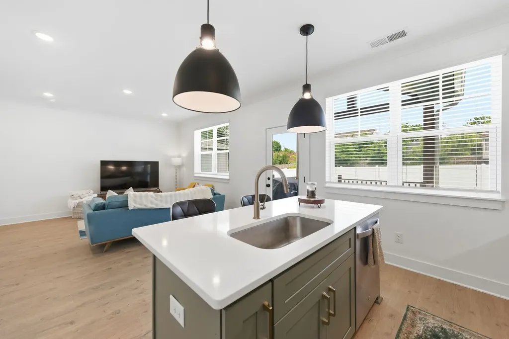 744 Caraway Lane Nashville TN 37211