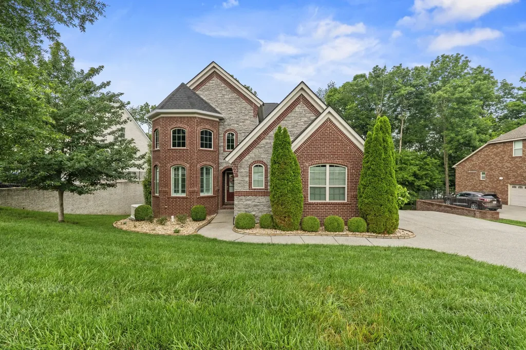 133 Windmill Pointe Circle Hendersonville TN 37075