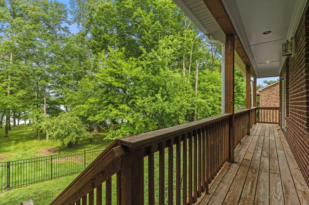 133 Windmill Pointe Circle Hendersonville TN 37075